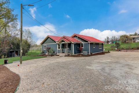 150 Raspberry Point Ln, Flat Rock, NC 28731 photo 2