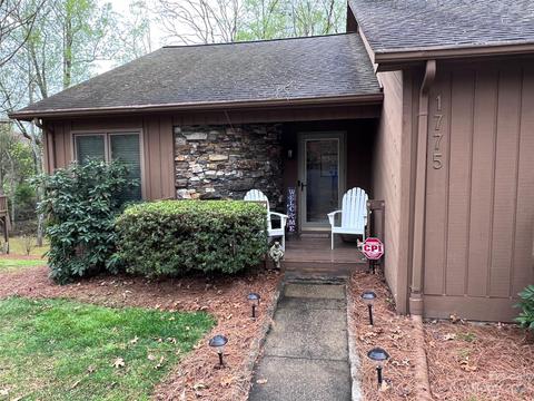 1775 12th St NE #1775, Hickory, NC 28601