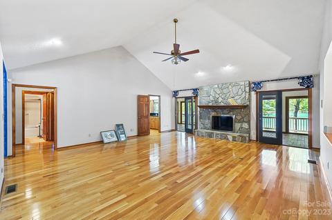 20429 Havenview Dr, Cornelius, NC 28031 photo 4
