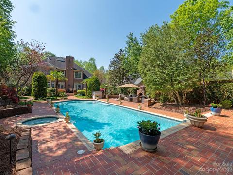 3732 Drayton Hall Ln, Charlotte, NC 28270