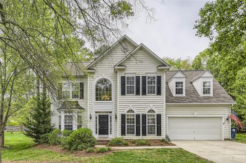 3748 Waters Reach Ln, Indian Trail, NC 28079