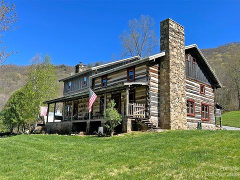 146 Gentry Farm Dr, Hot Springs, NC 28743