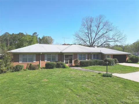32 Old Hwy 52 W, Wadesboro, NC 28170