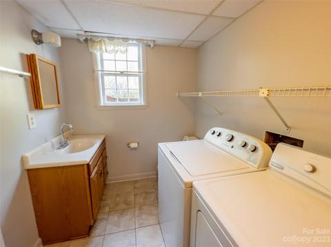1603 4th St NE, Conover, NC 28613 photo 29