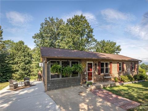 102 Lions Hill St, Morganton, NC 28655