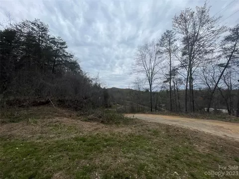 74 Beechnut Dr, Marion, NC 28752 photo 3