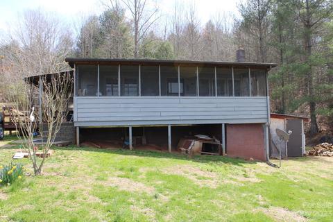 2496 Gladden Rd, Morganton, NC 28655