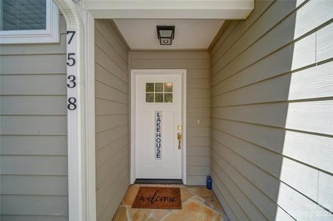 7538 Mariner Cove Dr, Cornelius, NC 28031