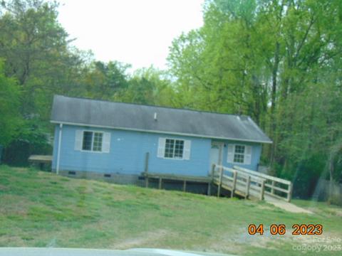 1202 Bladen Dr, Conover, NC 28613 photo 1