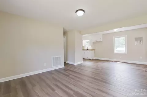 122 Crestview Dr, Concord, NC 28027 photo 5