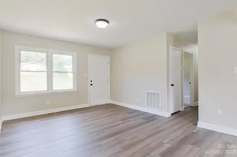 122 Crestview Dr, Concord, NC 28027 photo 4