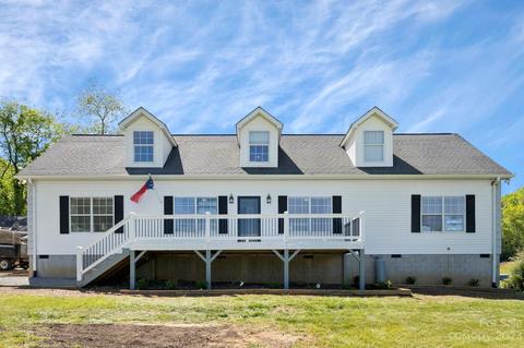 90 Curtis Creek Rd, Candler, NC 28715