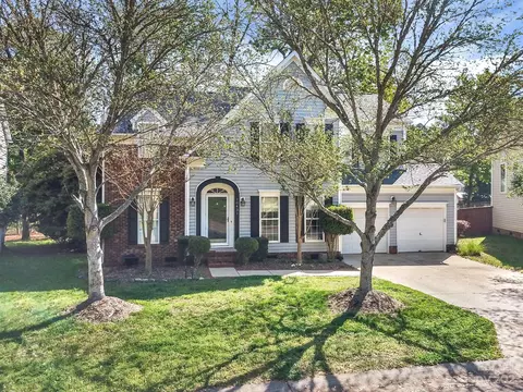 10431 Chelsea Bay Dr, Charlotte, NC 28278