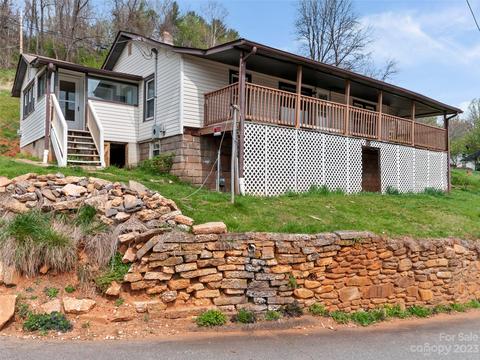 57 Mill St, Waynesville, NC 28786