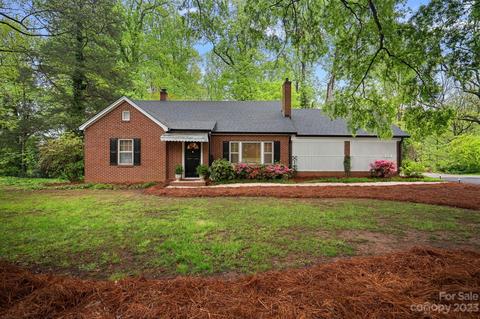 1713 Mecklenburg Hwy, Mooresville, NC 28115