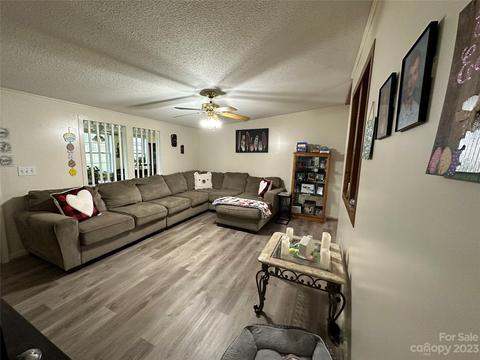 3705 34th St, Hickory, NC 28601 photo 2