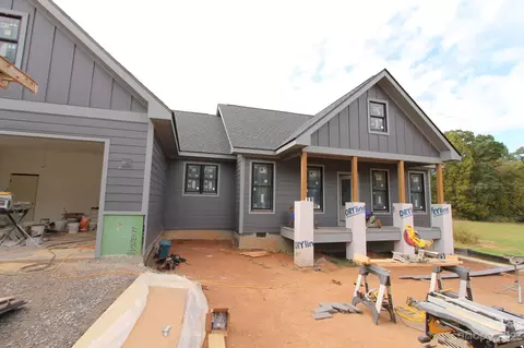 71 S Melissa Way, Hendersonville, NC 28791