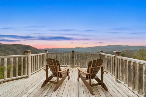 208 Grannys Rdg, Ferguson, NC 28624