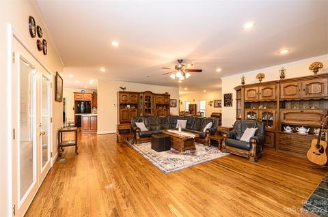 2389 Shang Ln, Conover, NC 28613 photo 18