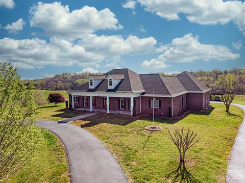 2389 Shang Ln, Conover, NC 28613 photo 2