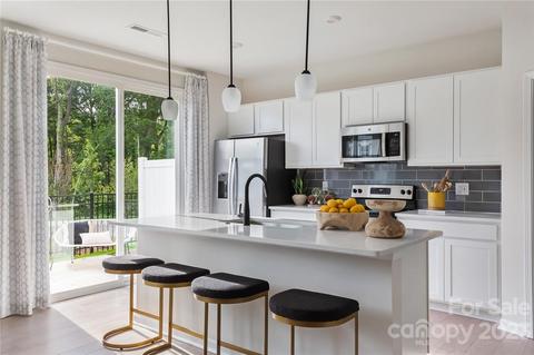 5208 Somerset Hill Ln, Charlotte, NC 28269