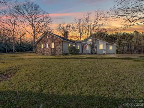 2705 W Wall St, Wadesboro, NC 28170