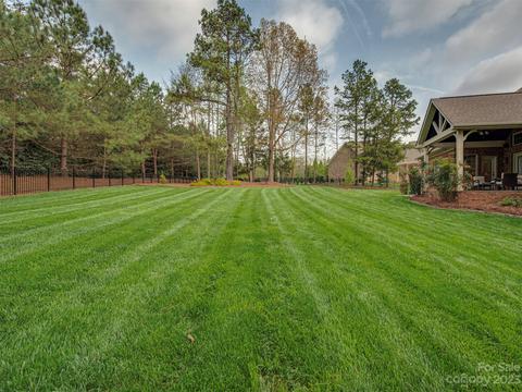 6211 Fox Chase Dr, Davidson, NC 28036 photo 3