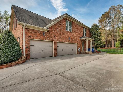 6211 Fox Chase Dr, Davidson, NC 28036 photo 19