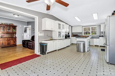 46 Bear Trl, Fairview, NC 28730 photo 8