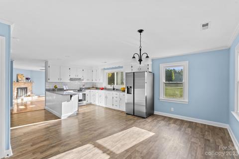 2103 Travis Rd SE, Conover, NC 28613 photo 6
