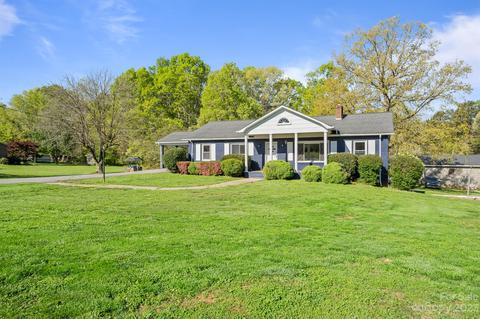 2103 Travis Rd SE, Conover, NC 28613