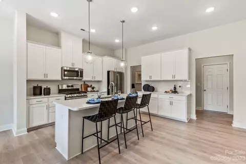 5760 Coulee Ln, Harrisburg, NC 28075