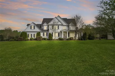 6055 Willow Farm Dr, Denver, NC 28037