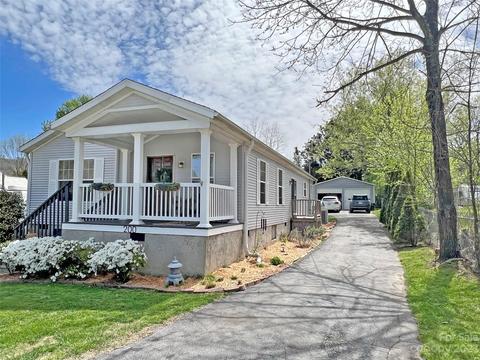 200 Mountain Heights Ave, Hot Springs, NC 28743