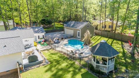20215 Floral Ln, Cornelius, NC 28031