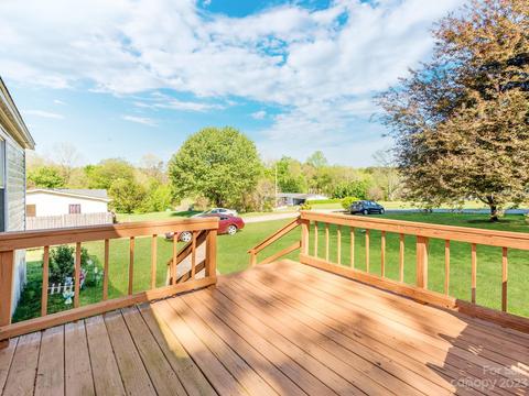 1666 Amy Dr, Conover, NC 28613 photo 3