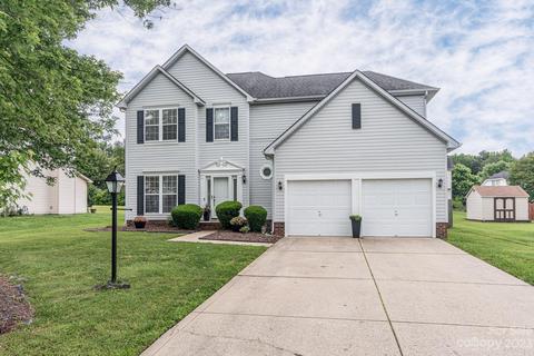 9412 Cantle Dr, Charlotte, NC 28216