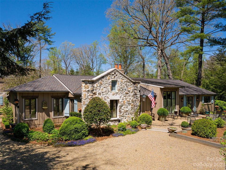  15 Hilltop Rd, Asheville, NC 28803 photo 1