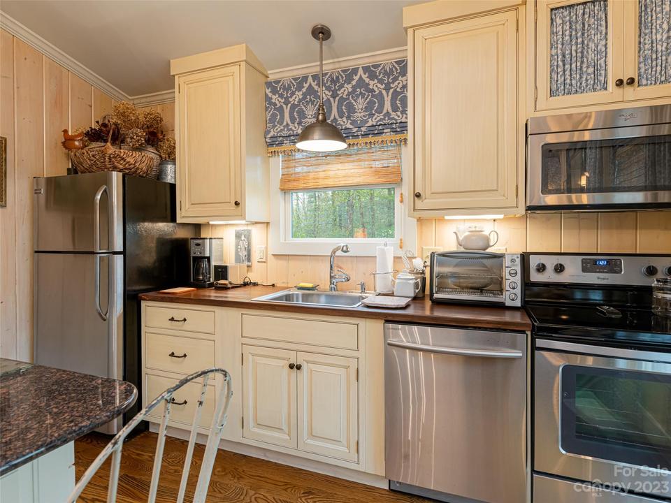  15 Hilltop Rd, Asheville, NC 28803 photo 39