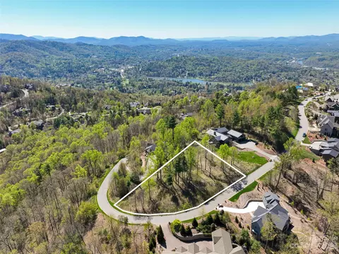 119 Summit Tower 240 Cir #240, Asheville, NC 28804
