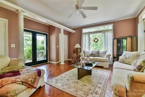 70 Old Place Rd, Hendersonville, NC 28792 photo 6