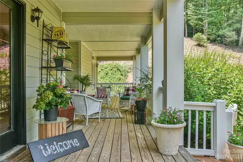 70 Old Place Rd, Hendersonville, NC 28792 photo 3