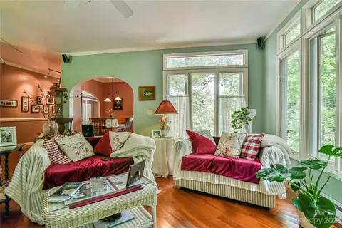 70 Old Place Rd, Hendersonville, NC 28792 photo 10