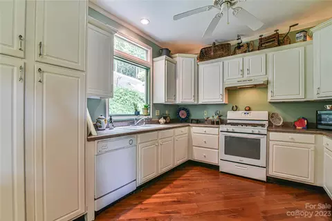 70 Old Place Rd, Hendersonville, NC 28792 photo 15