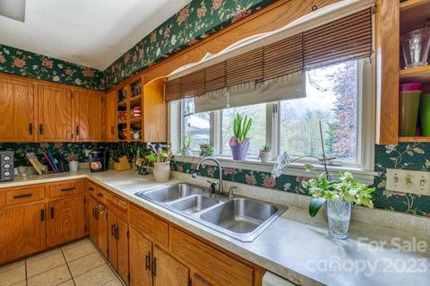 56 Suncrest Dr, Mars Hill, NC 28754 photo 22
