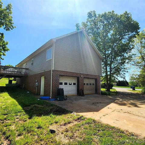 2210 Horizon Ct, Conover, NC 28613 photo 9