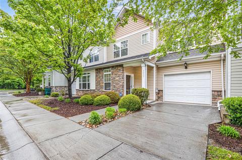 3037 Hibiscus Cir, Charlotte, NC 28273