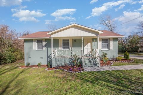 305 Market St, Lancaster, SC 29720 | 24 Photos - Movoto