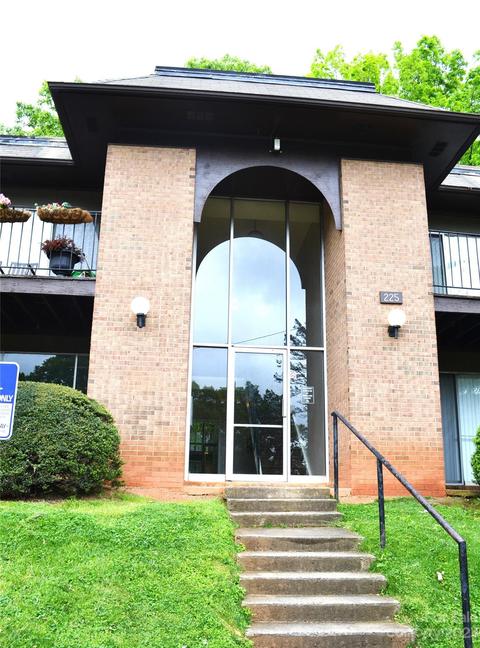 225 Orchard Trace Ln #5, Charlotte, NC 28213