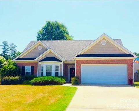 1608 Seabrook Ct, Gastonia, NC 28056